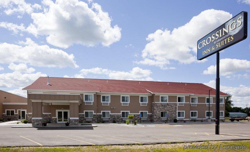 American Inn & Suites Parkers Prairie Exterior photo